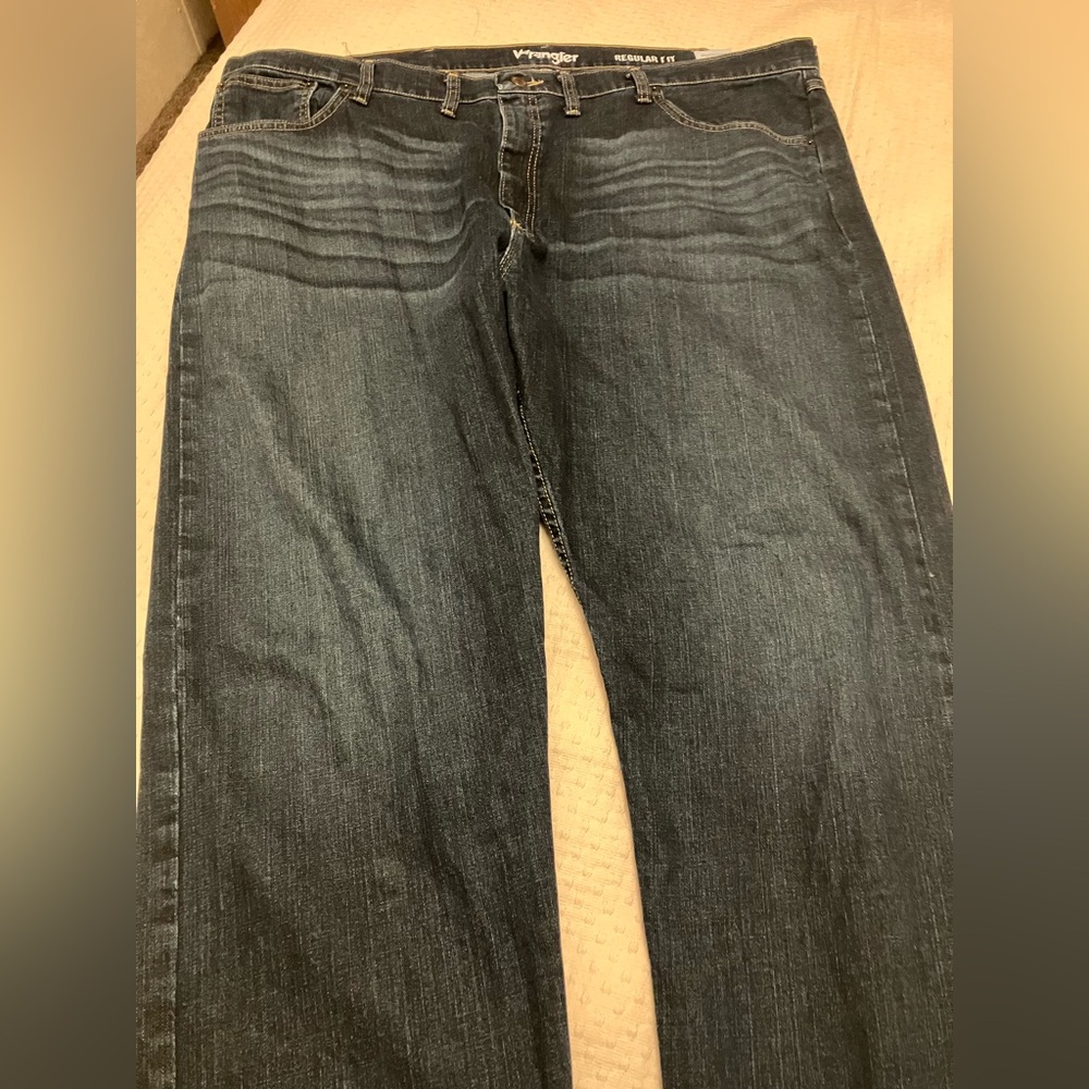 Men’s Wrangler 5 pocket Dark Wash Regular Fit Denim Jeans 46x32 Straight Leg